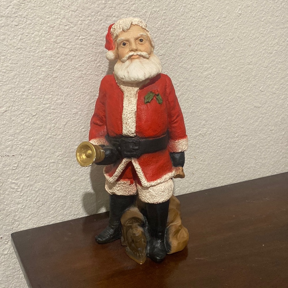 Universal statuary Santa 1988